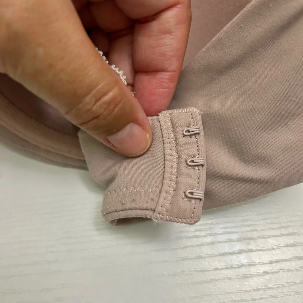 SOMA Embraceable FC Geo Lace Racerback Blush Pink & Cream Bra Size 34DD - Picture 7 of 12